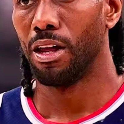快船被罚得真够狠，5个首轮直接没了。

NBA官方调查结果，小卡和快船确实搞了阴阳合同。快船帮小卡从四家跟球队有业务往来的公司拿代言，用球队资源换外部收入，还替他付了不少个人开销。小卡自己通过经纪人施压，让球队帮忙搞场外收入，结果钱也没还。

处罚很重，快船丢2029到2033连续五个首轮，罚款 ​