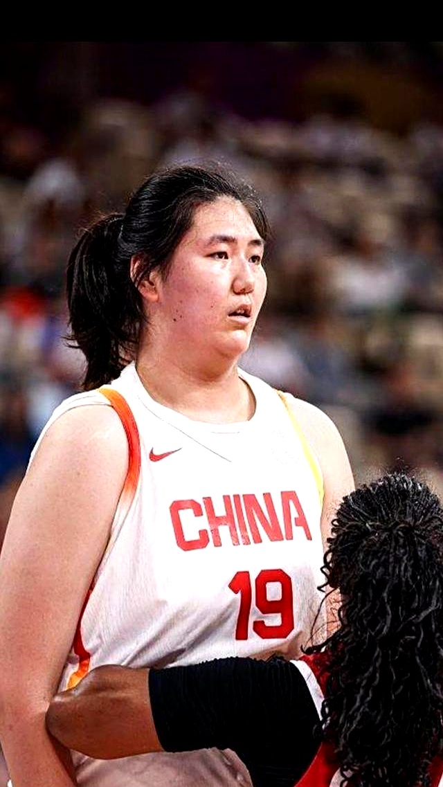 教练不让张子宇扣篮，这事儿可不是开玩笑。    身高2米26，体重快3...