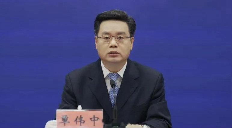 #覃伟中涉嫌严重违纪违法被查# 
原来是这样的工作调动
事出反常必有因 ​
