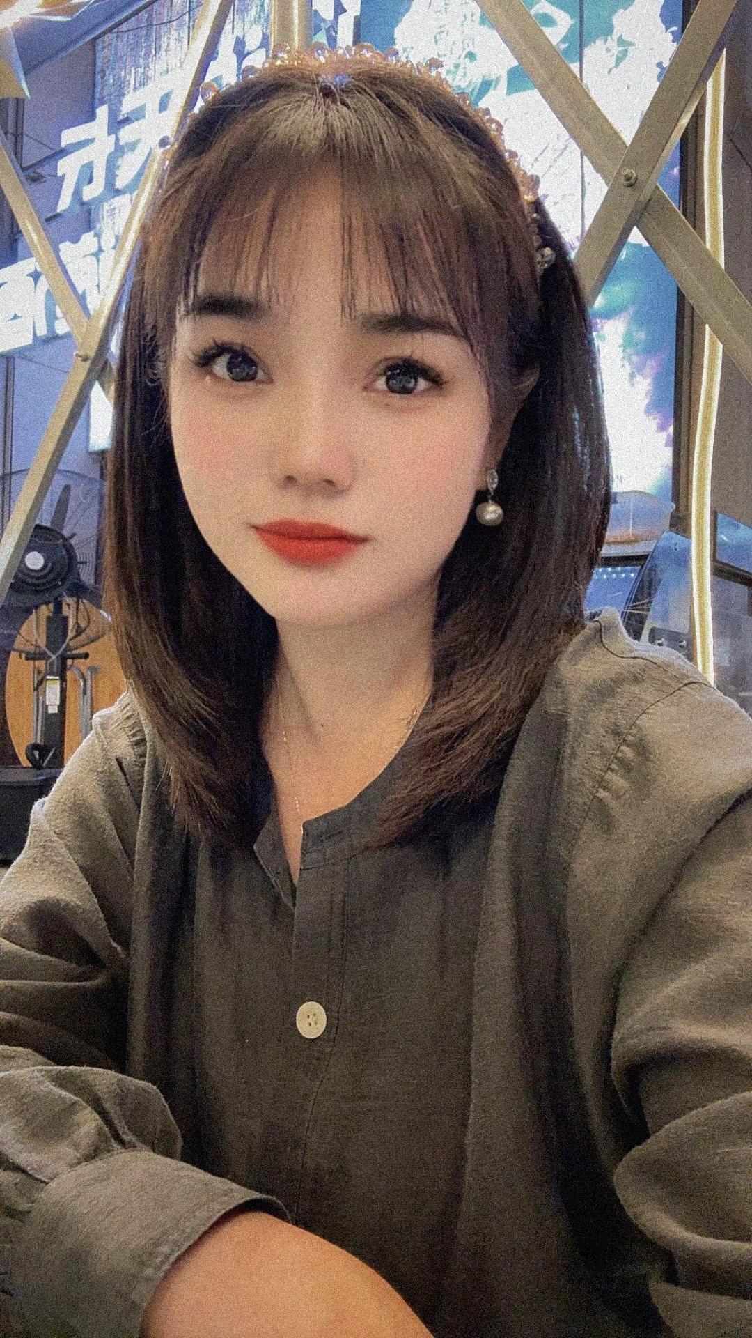 <p>甜系美女 <!--{img:0}--></p><img src=...