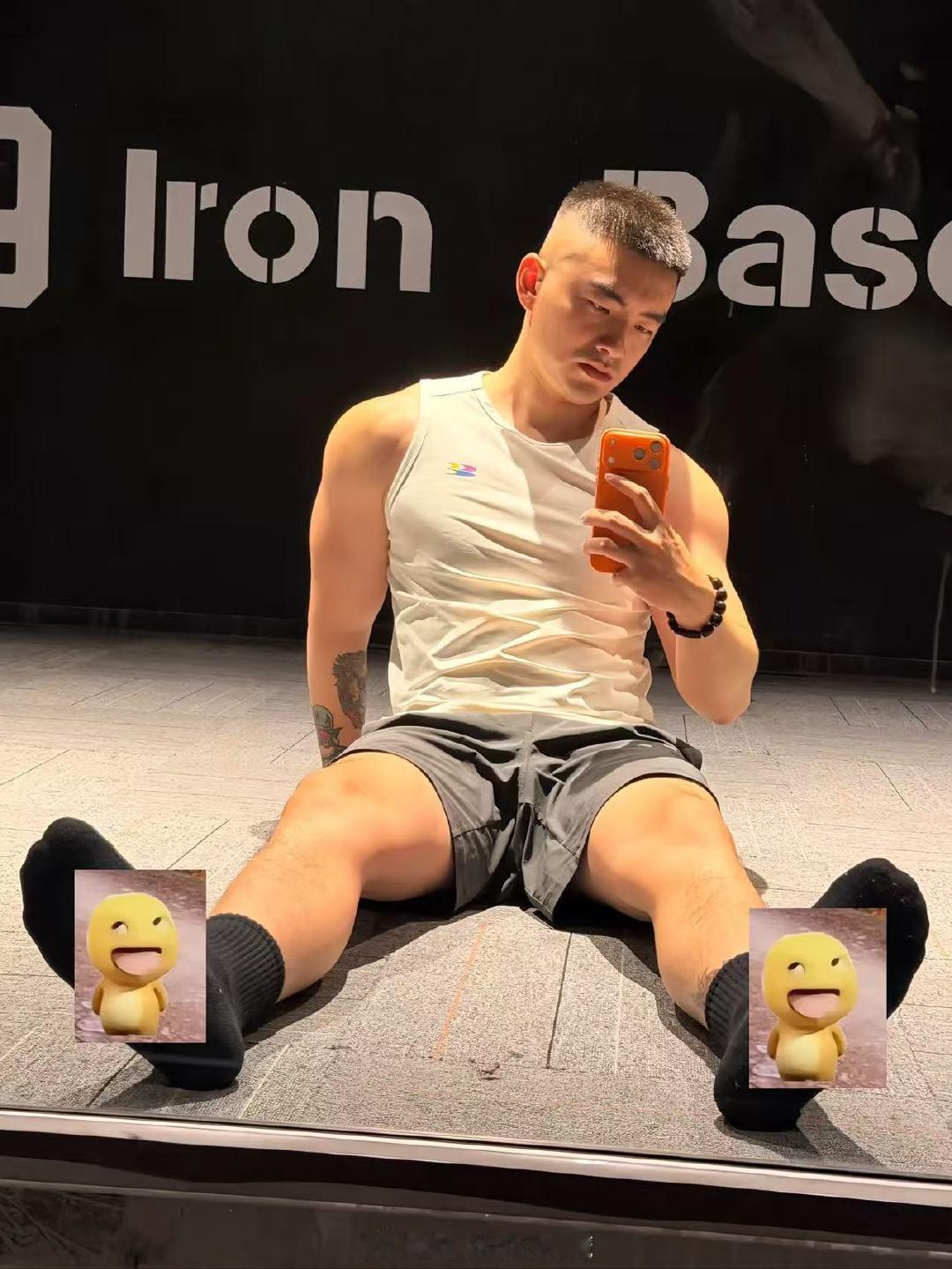 一些男人们 ​