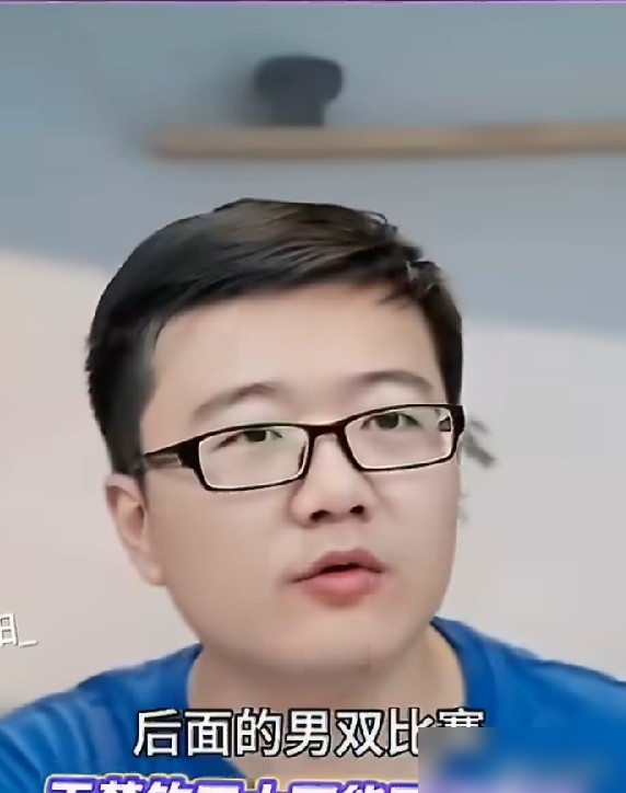 王楚钦的男双积分，这回真要彻底清零了。
8月27日公布的WTT中国大满贯名单里，国乒男双直接派出了林诗栋和黄友政。
王楚钦的名字，彻底从男双栏消失。
他不打，积分自然面临归零。但这绝不是意外，而是精算后的断臂求生。
他现在只拼男单，外加和孙颖莎的混双金字招牌。混双必须保底，单打还要冲顶，兼顾
