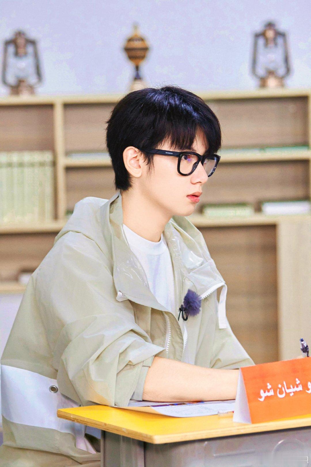 #胡先煦# 🦊 #胡先煦花儿与少年# 
预习沙特｜胡先煦
⊹⊱有位学生不明白为什么不能乘坐鹰出行⊰⊹
【自修 致歉一切】
🈲二改/商用 二传请标明出处 ​​​