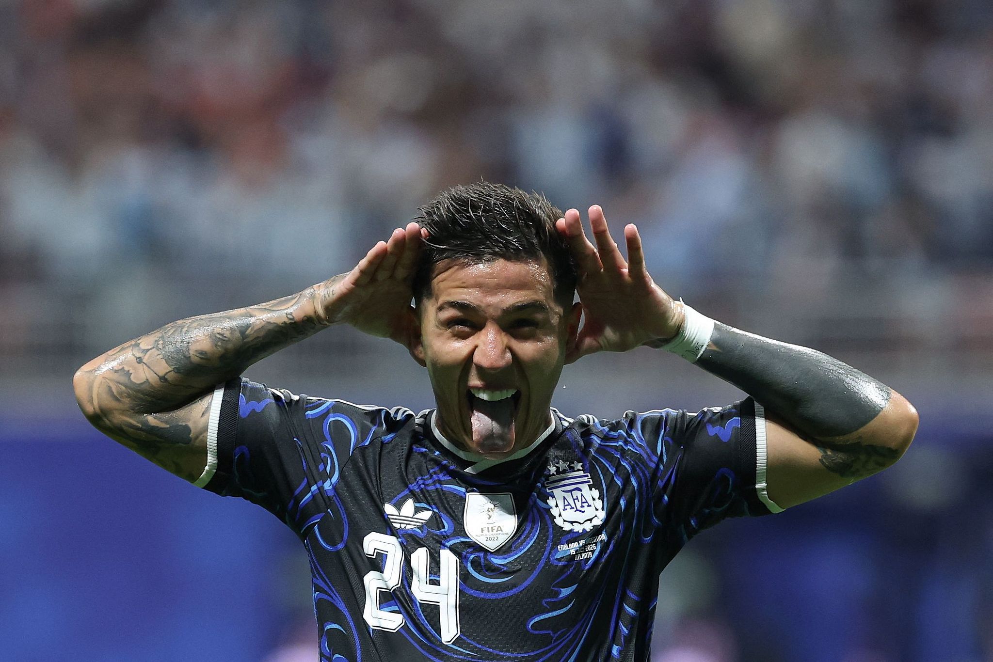 阿根廷2-1逆转绝杀英格兰，连续两届世界杯晋级决赛，与西班牙争冠。  ...
