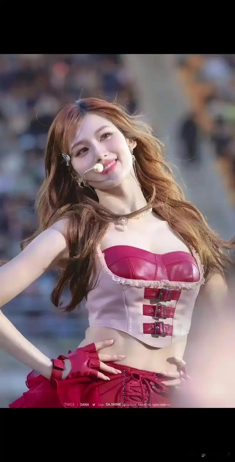 这位，凑崎纱夏， 人称“钓神”， 至于为什么叫这个名字呢？ 官方解释是...