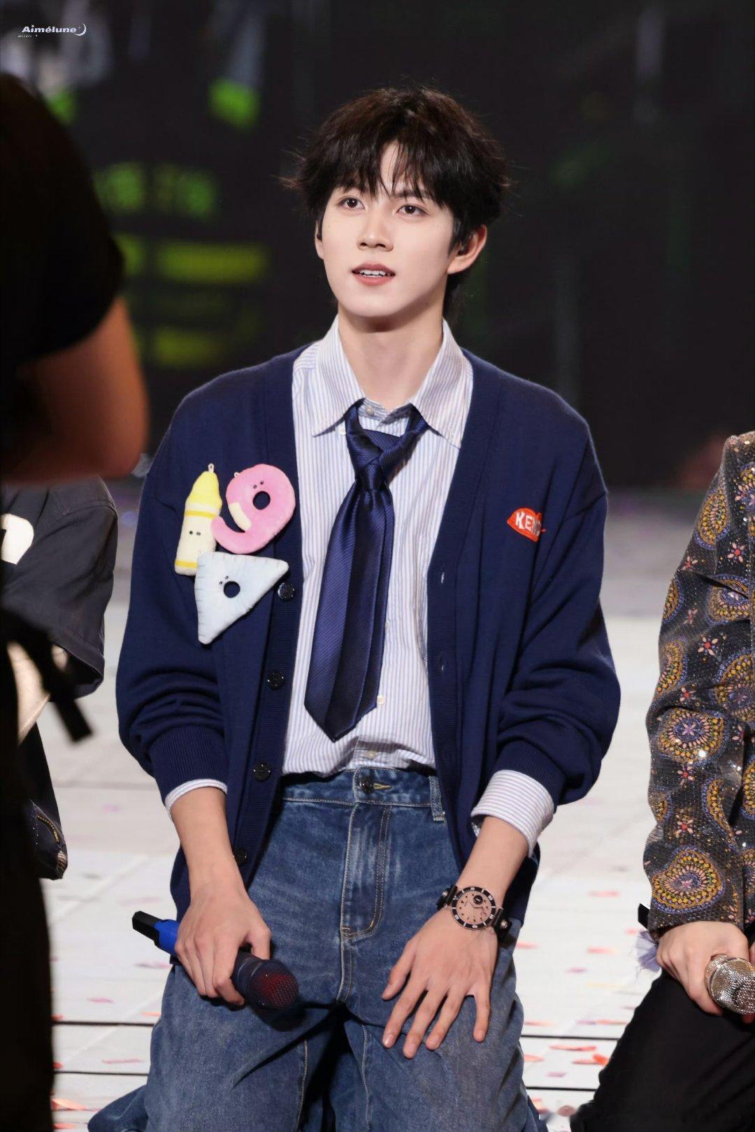 #赵一博李若桃金秋挚友#  💙#赵一博ep先行曲迷雾派对# 

你想要的一切终会扺达
终有一天你会在自己热爱的世界里闪闪发光

​