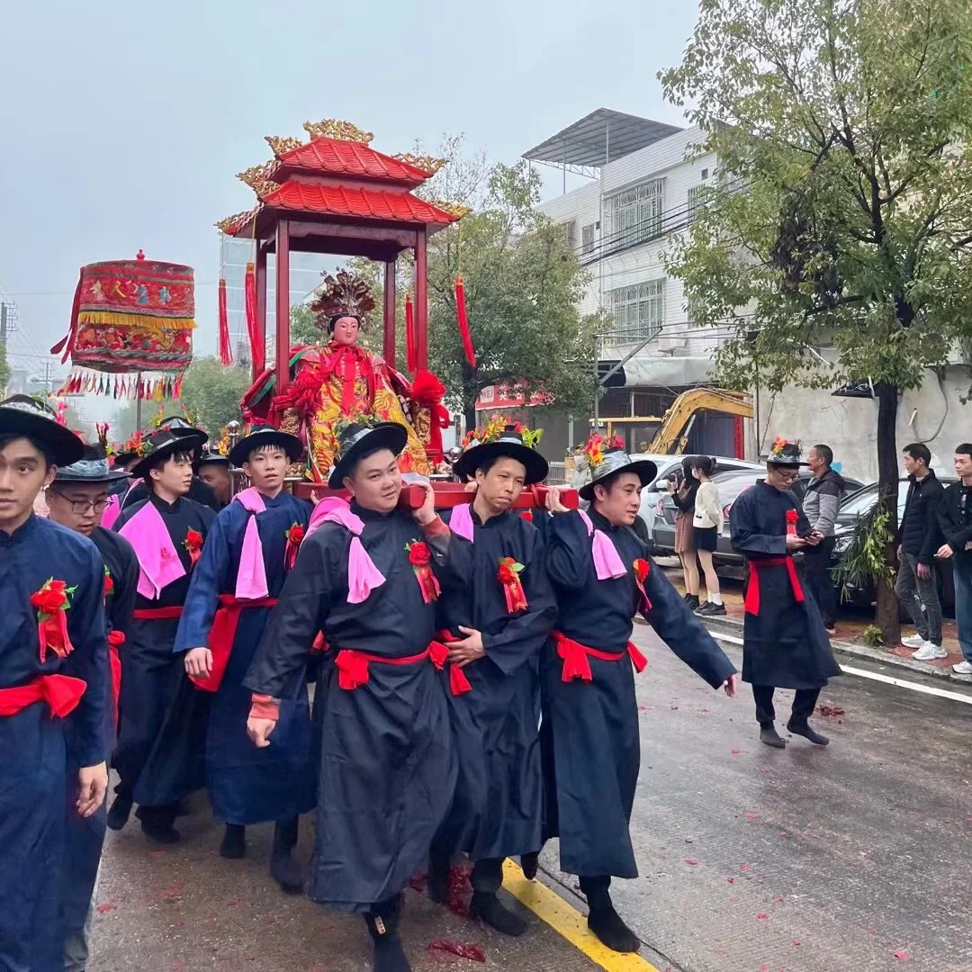 潮州溪口正月十六夫人出巡迎灯穿蔗巷