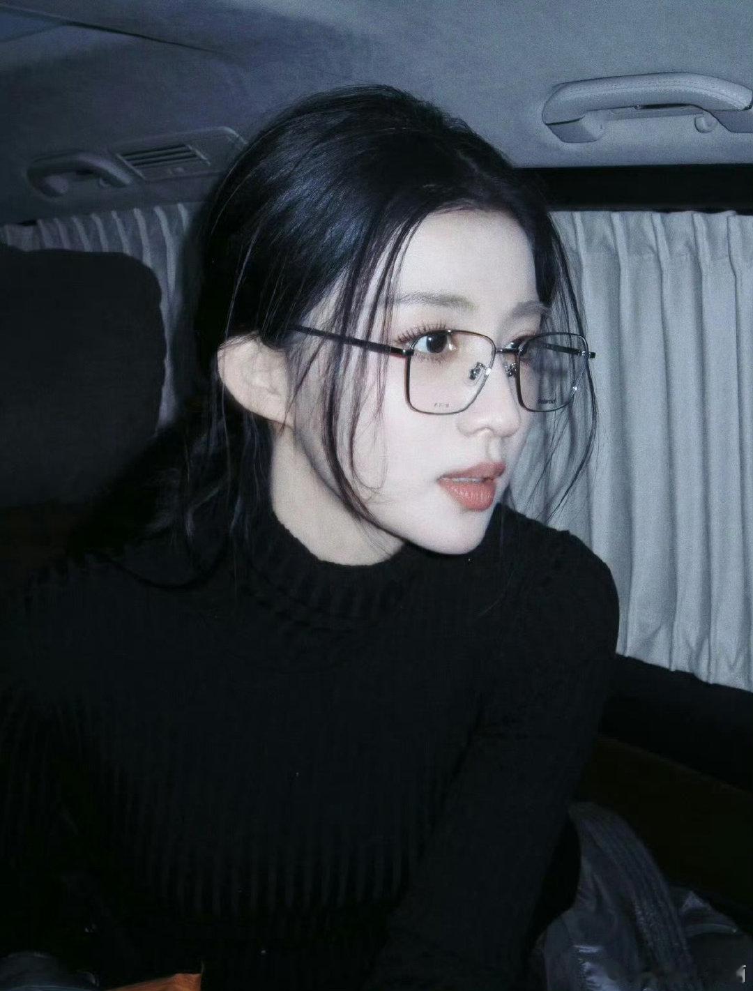#AI都被王楚然的颜值惊艳#
被大美女美到人之常情，ai也不例外[馋嘴] ​