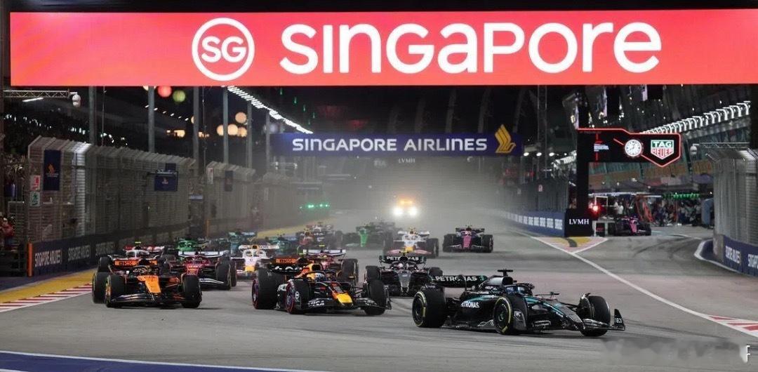 2026年的新加坡F1大奖赛于10月9日至11日举行。配合F1赛事，滨海中心和政府大厦前大草场一带的部分道路，从10月7日至13日暂时关闭。封路期间部分路段在指定时段开放，公众也可在非高峰时段经辅助单行道进入滨海中心区域。当局呼吁公众提前规划行程，现场将部署辅警指挥交通并设指示牌，周边停车场继续向公众开放。新加坡新加坡达哥 新加坡·F1新加坡大奖赛