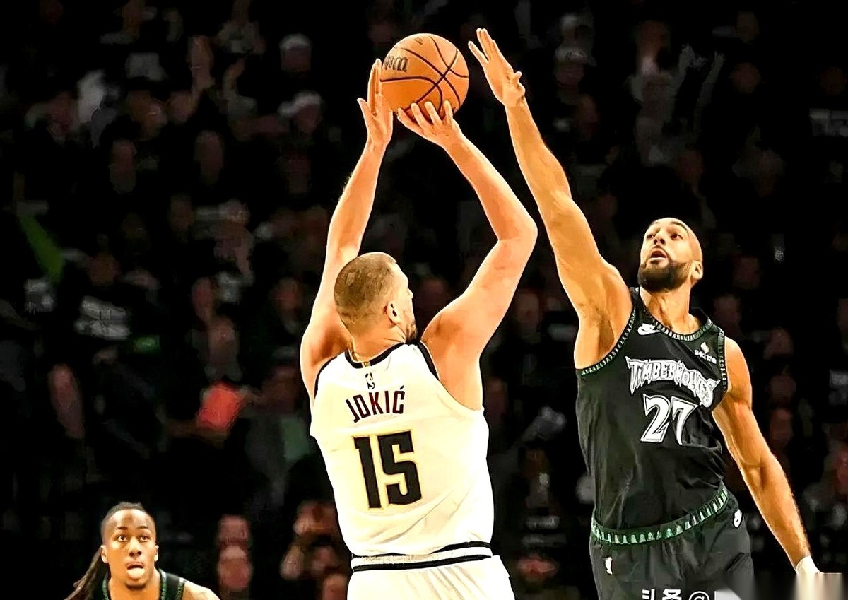 快船队觉得自己离总冠军就差临门一脚，这个念头，他们信了整整一年。 直到...