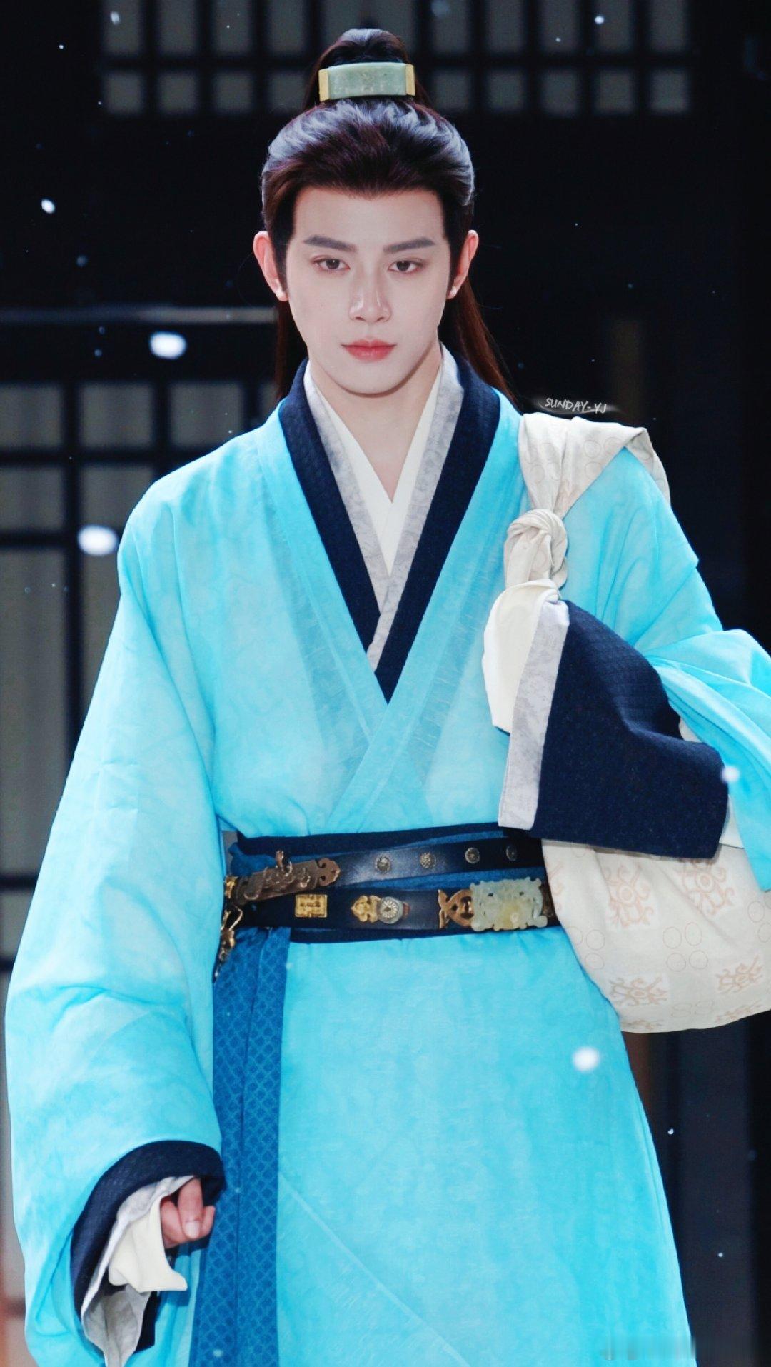 #邓凯Kai[超话]##邓凯# 

不知不觉云陪伴凯凯已经杀青了两部剧了，让我一起来云陪伴第三部希望有机会去线下[努力]

​