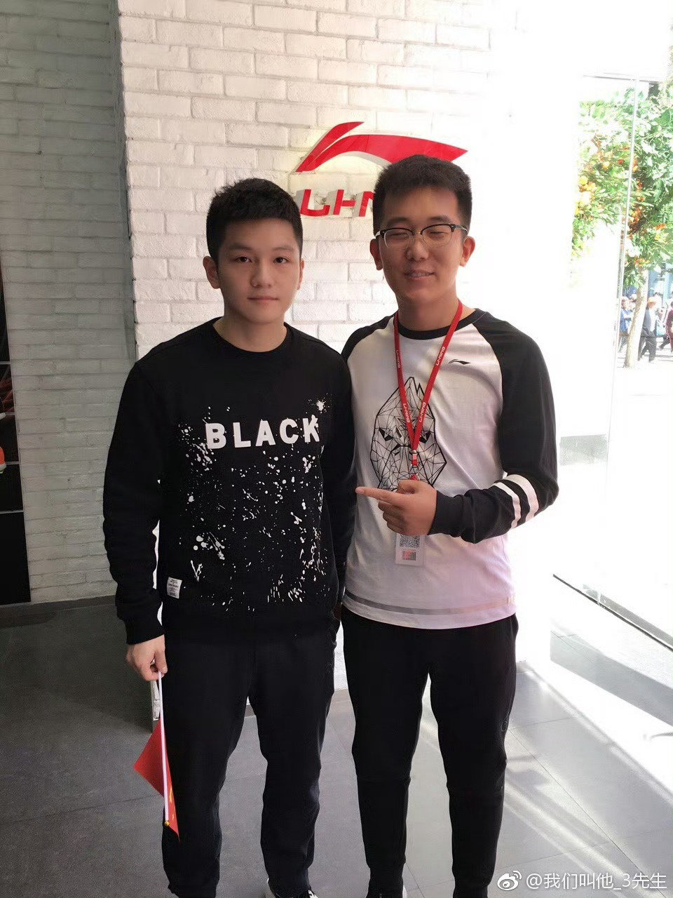 国庆节 手上还拿着小国旗🇨🇳

#樊振东# ​