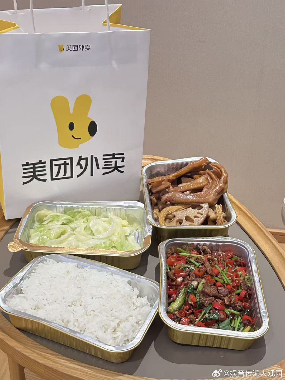 成都这些排队王餐厅现在不用排队也能吃上了？这不得赶紧点一份！泼天的富贵终于淋到我头上了！陶德砂锅、何师烧烤、烤匠，都给我等着，本宫要翻牌子了！！点排队王餐厅，上美团外卖搜【排队王】，无需等位，网红套餐5折起，太过瘾啦！#点排队王餐厅就上美团外卖# ​