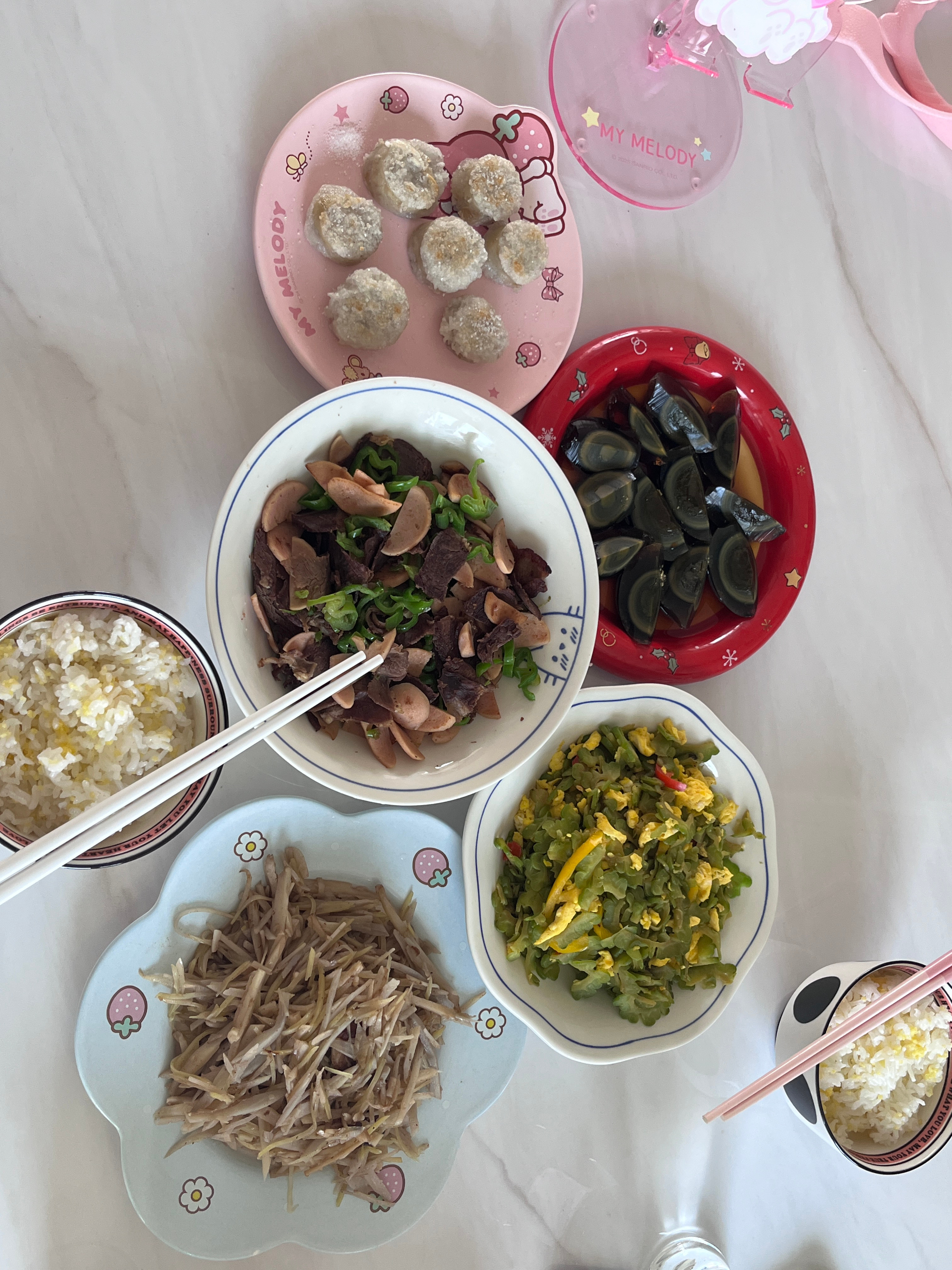 又来好闺蜜家吃饭了，开心开心[鼓掌] ​​​