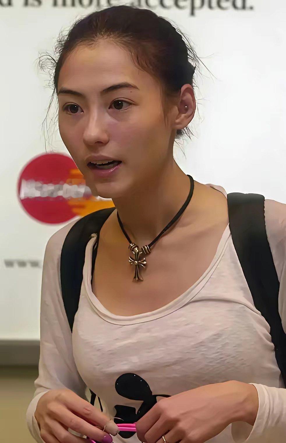 “何止是谢霆锋，换谁不迷糊啊！”真的绝了 。 ​