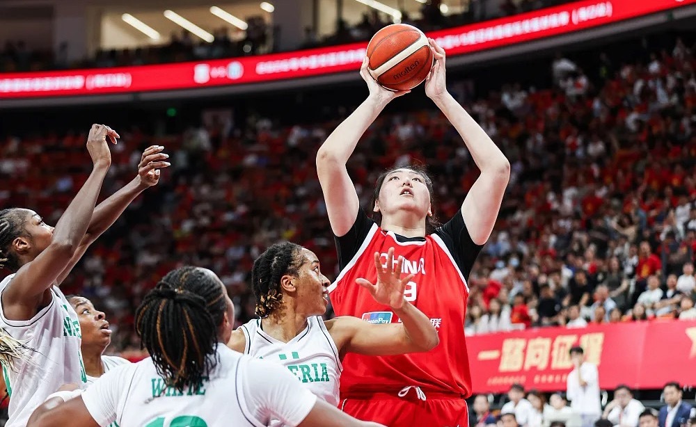 女篮热身赛，中国女篮70-67险胜尼日利亚。  张子宇本场表现高效，出...