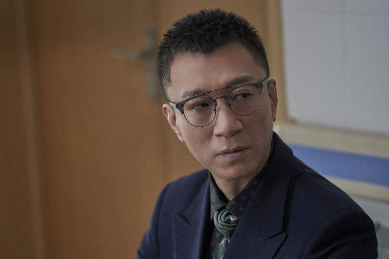 刚想发，结果发现都在要求改发型……
（但我真的喜欢特别短的这种怎么办[允悲]）
（人类的审美确实好难统一[允悲]）
（好像传承的是成阳路线？） 
（虽然大板寸确实会显小[污]）
（但我觉得他能演出来跟发型适配的状态）
（像一把带血锈的刀，又苍凉又锋利）
（对这个人物充满了各种方向的期待） ​