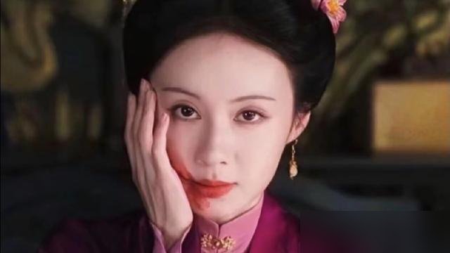 郑合惠子演反派，一把火烧得全网都在问：这女的是谁，怎么才火？
《兰香如故》里她演杜翠雀，全剧最坏的女人。第18集那场爆发戏，台词一句接一句，弹幕直接炸了。观众一边骂角色，一边扒演员——结果发现人家出道十年了，名字四个字，还被当成外籍。
更狠的是她直播回应“营销过度”，原话：我不喜欢营销这个词，演