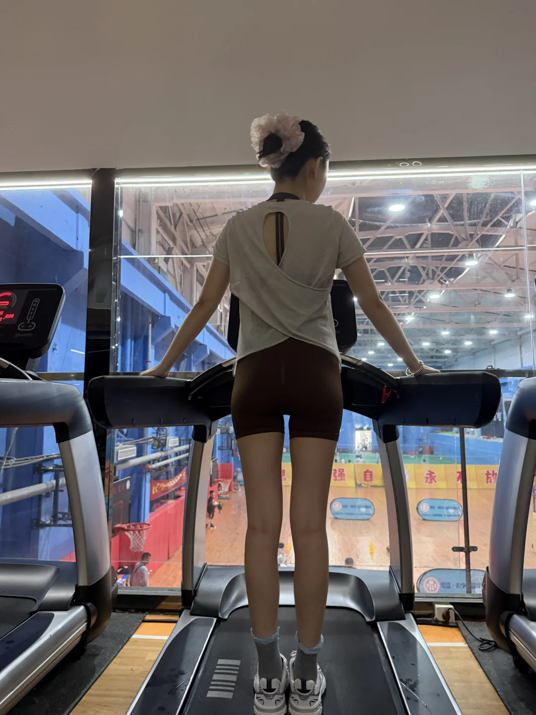 不到40｜这件镂空露背小罩衫谁能不爱