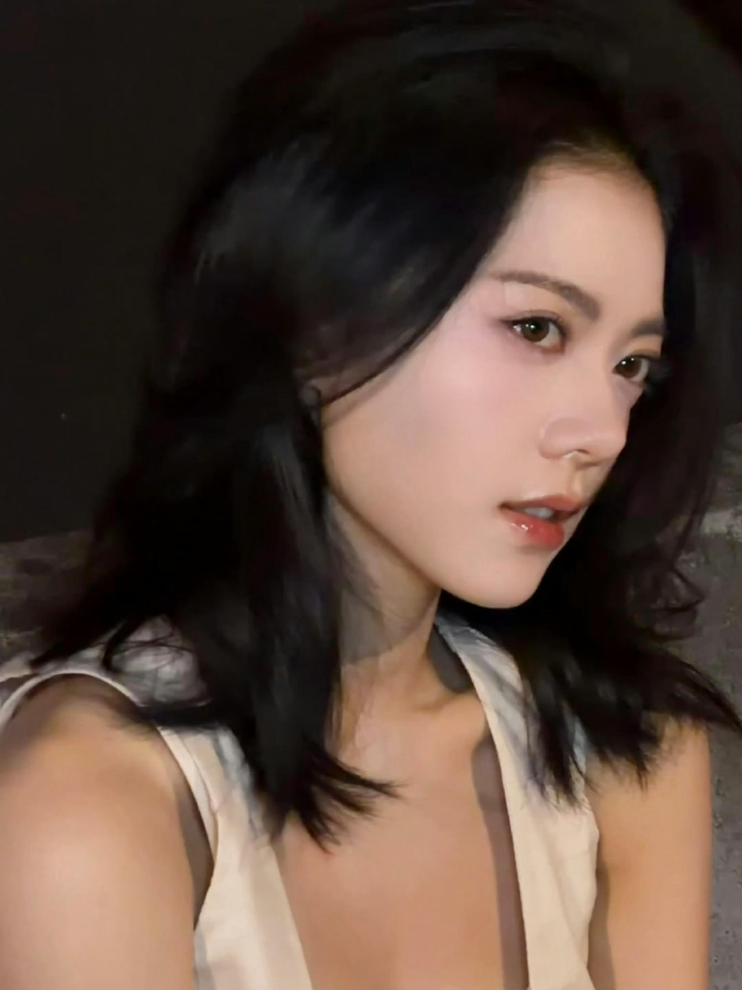 #赵今麦[超话]# 
侧脸好美 ​