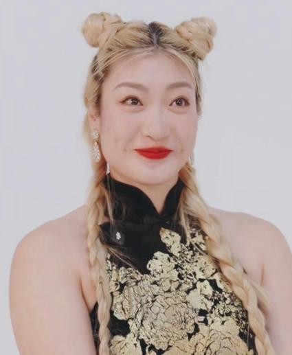 三个人同一天被包装成“喜讯”，翻开赛程表才发现李梦已经14个月没打过正式比赛了。10月13日三条消息挤在一起。李月汝回山西穿28号，韩旭去澳洲签吉朗毒液，李梦的比赛终于定了日子。但李梦上一场正式比赛，是2025年11月15日全运会决赛，打了13分钟，6投1中。
先说李月汝。山西球迷等了五六年，10月