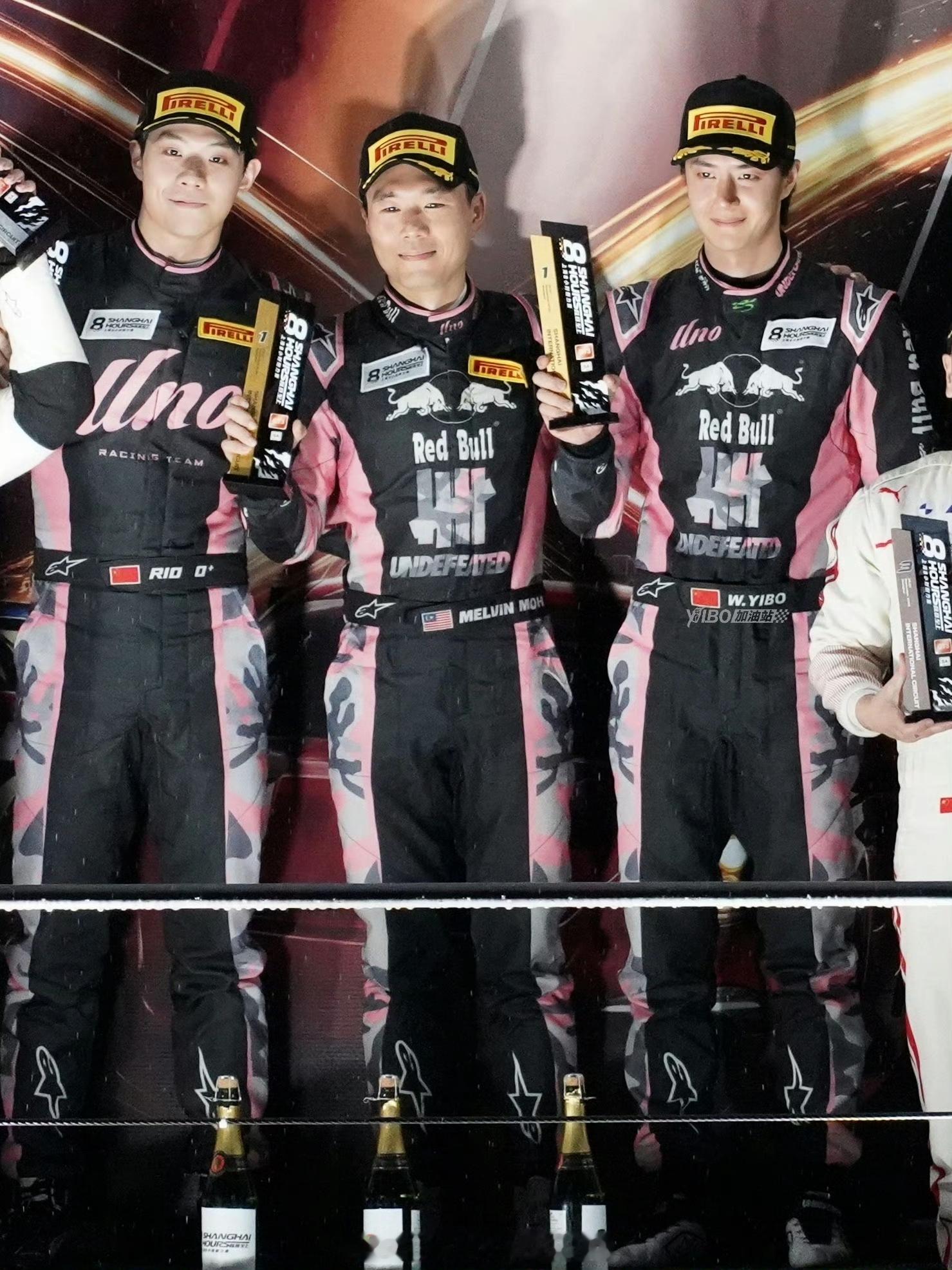 恭喜85号车组获得2026年上海8小时耐力赛GT3 SA组别冠军🏆🏆🏆[庆祝][庆祝][庆祝][庆祝]恭喜王一博[耶]