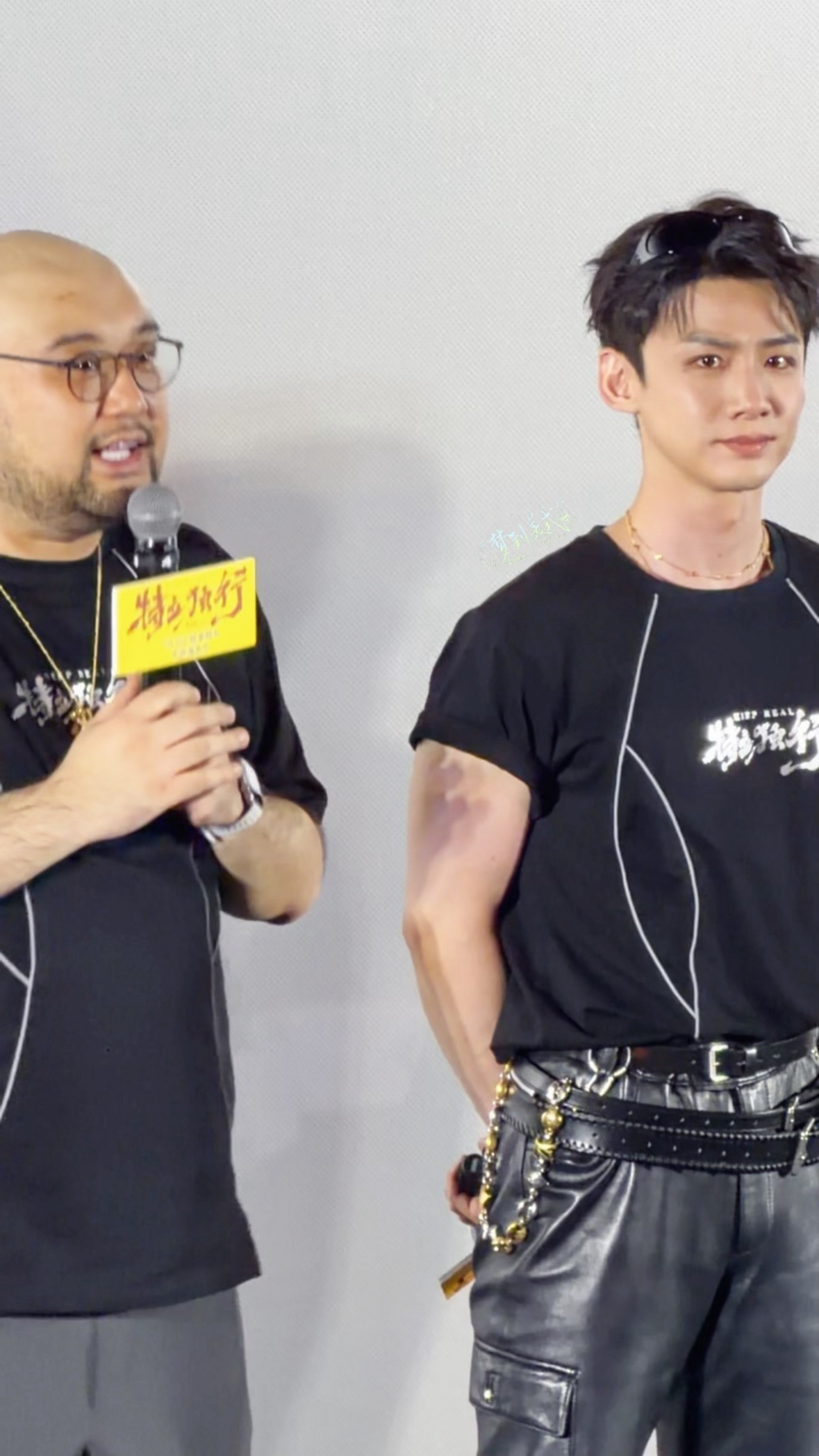 接收白敬亭三个对视！ 瞳孔与心跳的距离你与我对视时清零[女孩儿][女孩...