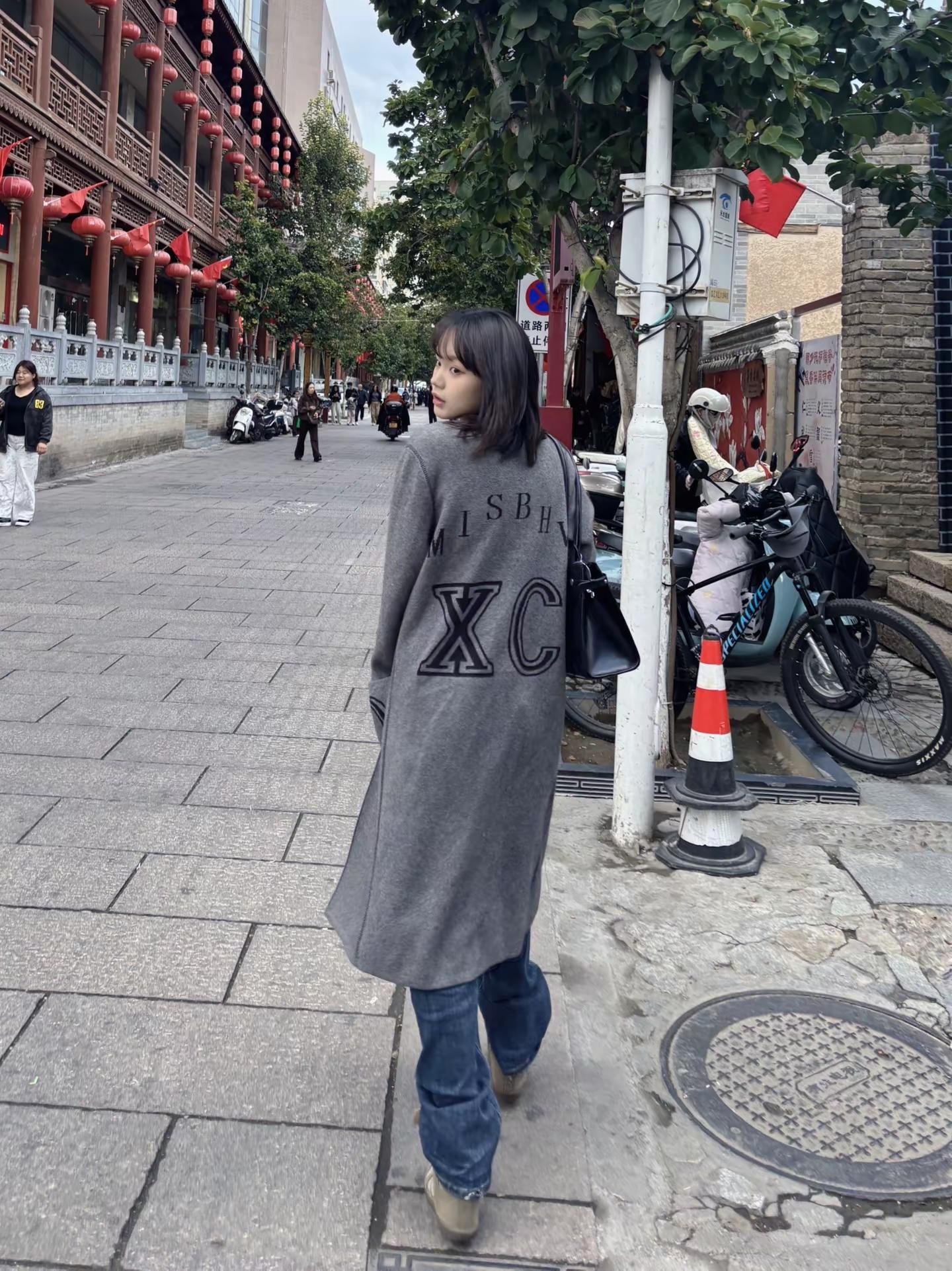 偷拍我干什么。