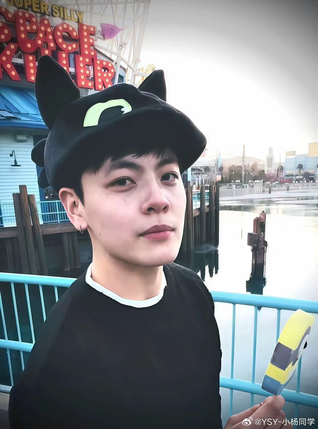 #杨舒予[超话]#  你笑起来亮晶晶的眼睛 好似天空中璀璨的星星. ​