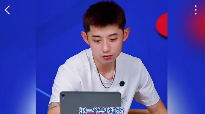 25元90分钟！张继科良心教学出圈，让乒乓热爱回归纯粹
 
近期，张继科乒乓教学话题刷屏全网，凭借极致亲民的授课定价，颠覆了大众对体育青训行业的固有认知。昔日乒坛大满贯传奇，如今深耕基层乒乓普及，用真诚的初心与接地气的教学方式，引发全网热议，也让大家重新审视青少年体育培训的本质。
 
在动辄数百元一