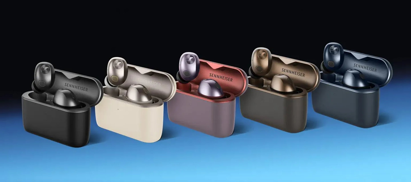 【森海塞尔 MOMENTUM True Wireless 5 旗舰真无线耳机发布，耳机和充电盒都能更换电池】新设计改善了耳机的舒适性、稳定性和便携性，待电池老化后，用户不必淘汰整副耳机。耳机本体和充电盒都支持用户自行更换电池，用一把小型螺丝刀即可完成拆卸，不需要像传统耳机那样破坏层层胶粘结构。 ​
