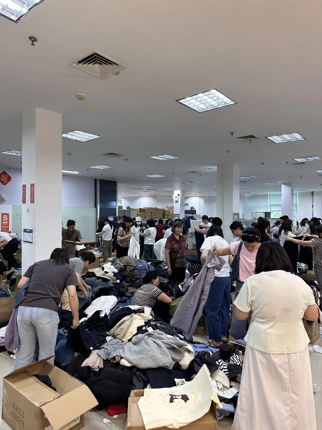 广州！佐丹奴特卖来啦！现场恐怖如斯啊