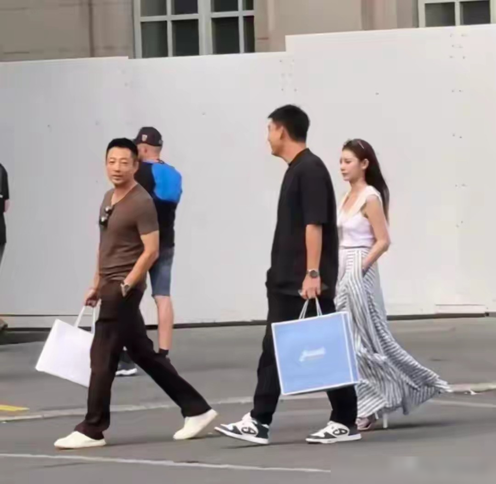马筱梅直播曝：贴身衣物都是汪小菲买的！
这次俩人同游瑞士，马筱梅说出门忘带够贴身衣物，全程汪小菲掏钱买单。前任张颖颖直接跳出来讽刺，说俩人没羞没臊。
不少网友跟着解读，特意跑去欧洲秀恩爱，就是躲开张兰没人管，故意炒热度给酸辣粉带货。
翻遍所有公开记录，根本没找到汪小菲说没人管的原话，大半节奏都