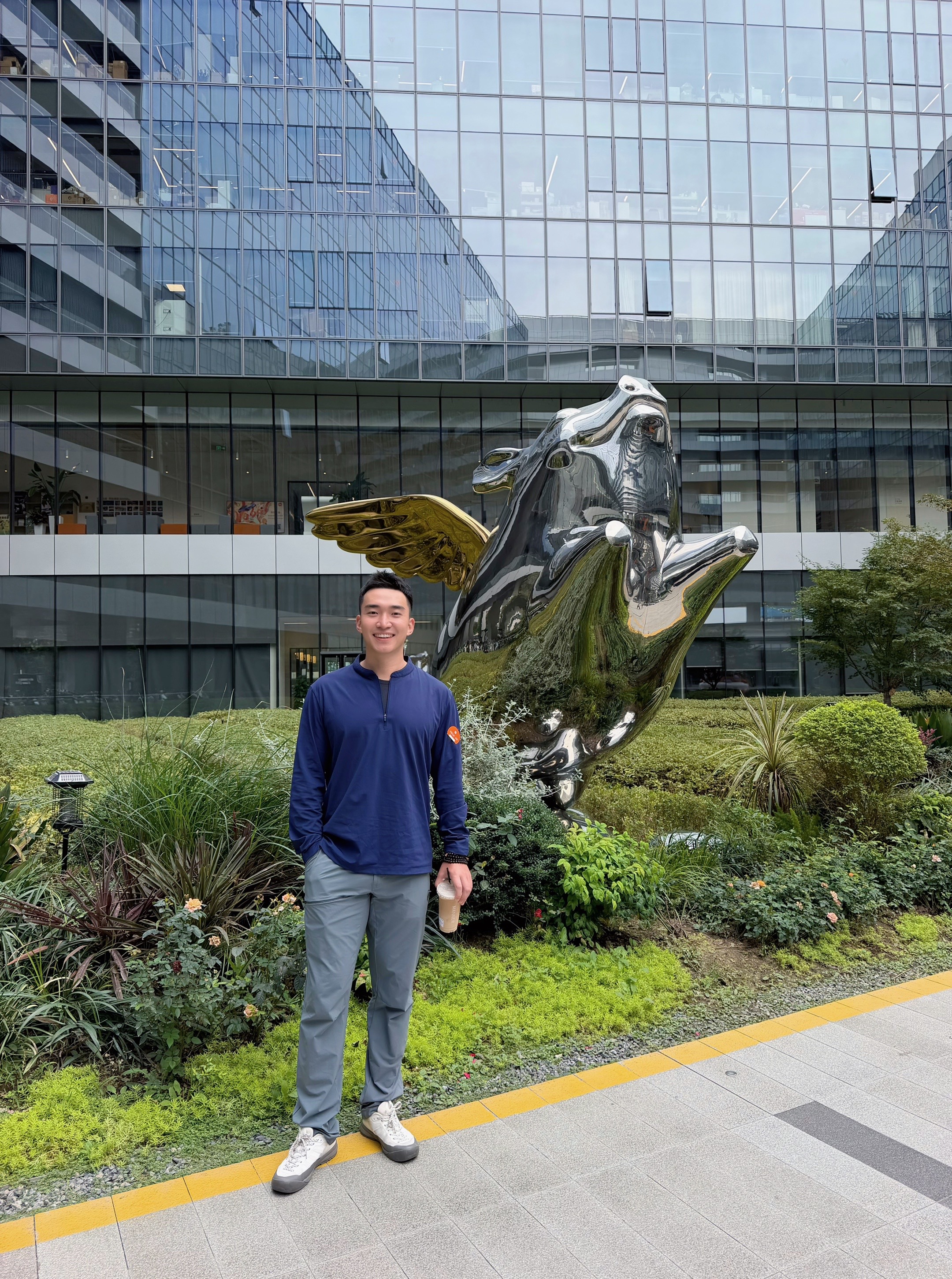 你们怎么看自己？雷总说：站在风口，猪都会飞！
  在自己的领域做主角 不要太在意别人的看法 自信独立的都市风潮