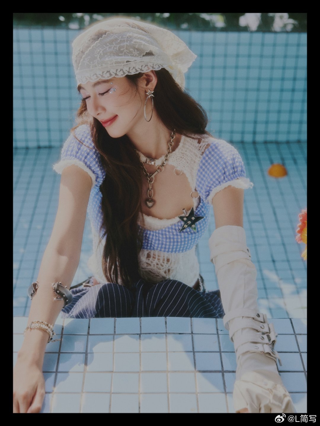 #赵昭仪[超话]# 我为什么eat不到此女的颜值😭#带着边框一起拍# ​