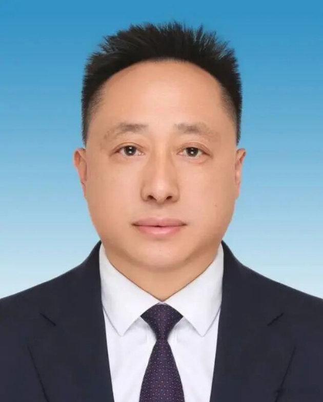 #定检播报##最高检权威发布#【贵州检察机关依法对杨仁忠涉嫌受贿案提起公诉】日前，贵州省贵阳市政协原副主席，贵州双龙航空港经济区党工委原书记杨仁忠（副厅级）涉嫌受贿罪一案，由贵州省监察委员会调查终结，移送检察机关审查起诉。经贵州省人民检察院指定管辖，由六盘水市人民检察院依法向六盘水市 ​