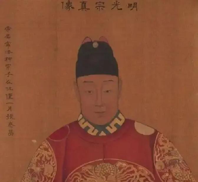 万历四十八年秋天，熬了三十九年冷宫太子的朱常洛刚刚登基，便在登基不足一月之内，因服用鸿胪寺丞李可灼进献的红丸暴毙宫中。
乾清宫寝殿的龙榻前，李可灼跪在冰凉的金砖上，双手捧着一个锦盒，头深深垂下。新帝的脸在烛火下泛着不正常的潮红，咳了两声才开口：“寺丞所献，果真是仙丹？”
“臣以性命担保，”李可灼的声
