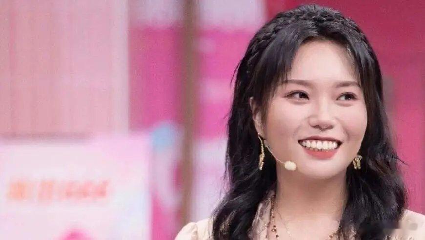 李雪琴曾公开讲述北大抑郁症经历，报告显示：抑郁风险最高的年龄段，不是中年而是18—24岁！出现这些信号别硬扛 来自
应该认识到健康才是人生第一需要
知识、学业不是人生第一需要
中国的心理、心灵疾病大潮正在到来
社会上这类症状患者存量很大
有这些症状病症的男女结 ​