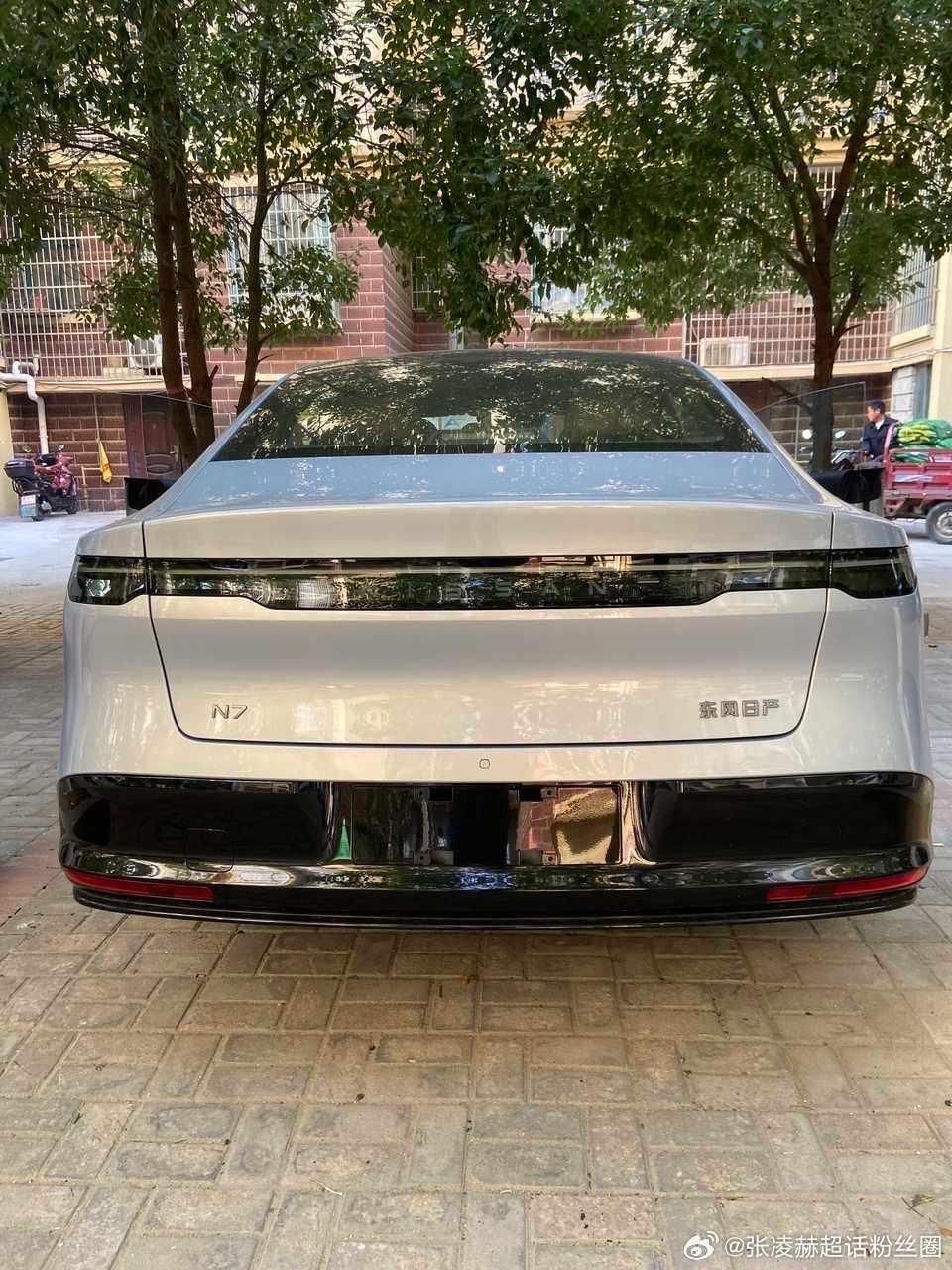 很多人在社交场合里，习惯以车识人，用车辆档次评判一个人的实力与层次，这...