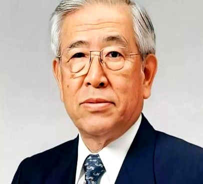 曾经靠省油耐用封神的丰田，今年7月在华销量直接暴跌24.3%，连续六个月狂泻不止，中东市场更是惨遭腰斩。当初加价排队买日系车的时代彻底翻篇了
 

现在大家买车，看重的是智驾体验、车机流畅度和低成本。日系车企到现在还死抱着燃油和混动不放，纯电车型少得可怜，智能化配置直接被国产新能源按在地上摩擦
