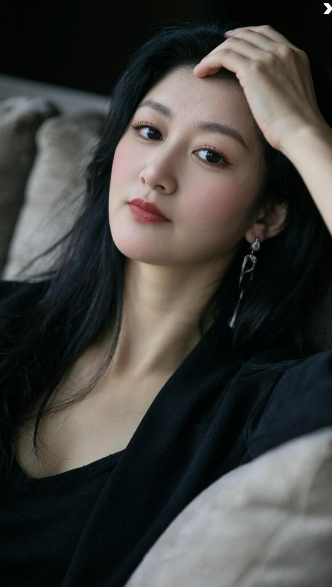 <p>AI黑系慵懒写真 ai创作 <!--{img:0}--></p>...