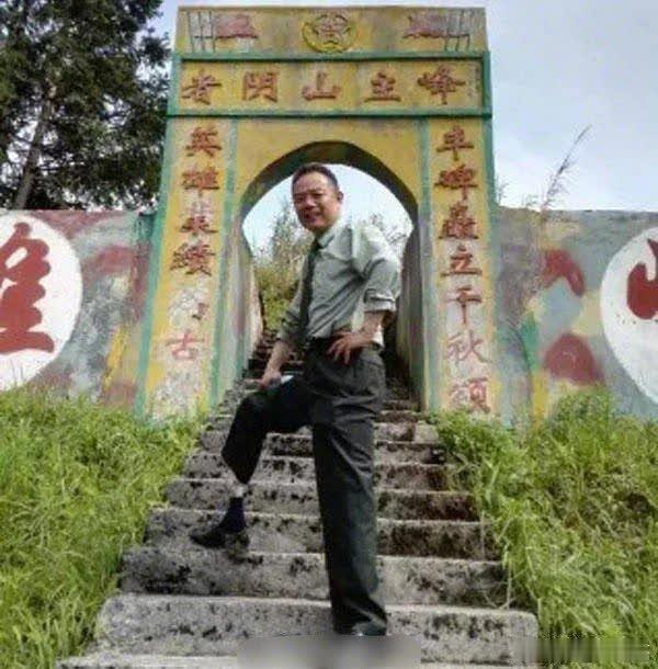 战友们以生命和鲜血铸就牢固的界碑。  
致敬祖国的功臣！  
每天一个赞，送给值得尊敬的中国军人！ ​​​