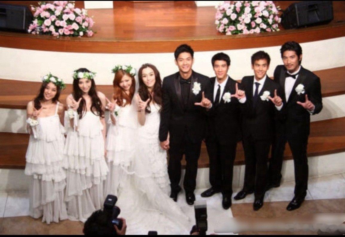 2011年5月7日范范和黑人婚礼由二哥率领伴郎团，歌手范玮琪与男友陈建州结束爱情长跑十年在台北完婚，更由天王王力宏率领伴郎团。 ​