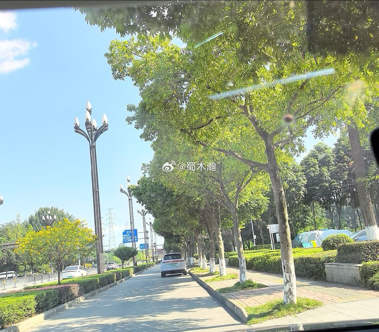 一旦建立正和生态之心
将会给自己带来五大类资本

心理资本：少嫉妒、少内耗，更开放、更有意义感
关系资本：信任、好感和互助网络增加
机会资本：信息、引荐、合作机会变多
能力资本：看长板、促变现会训练眼力、连接力和策划力
抗风险资本：共赢关系网能在低谷时提供支持

这些资本，每一样都会帮助 ​