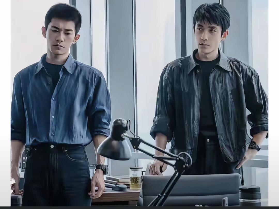 朱一龙的新电影《空枪》正在热映中，他在里面演的绑匪演技还不错，但有位博主看出了他身上存在的一个问题。

这位博主说朱一龙和易烊千玺都有一个共同的问题，就是不快乐。不快乐的人，可以演出癫狂，但很能演出男女打情骂俏时的贱样和松弛。梁朝伟、梁家辉、周星驰，他们三个也都是平时很内向的人，但他们在巅峰时期就没