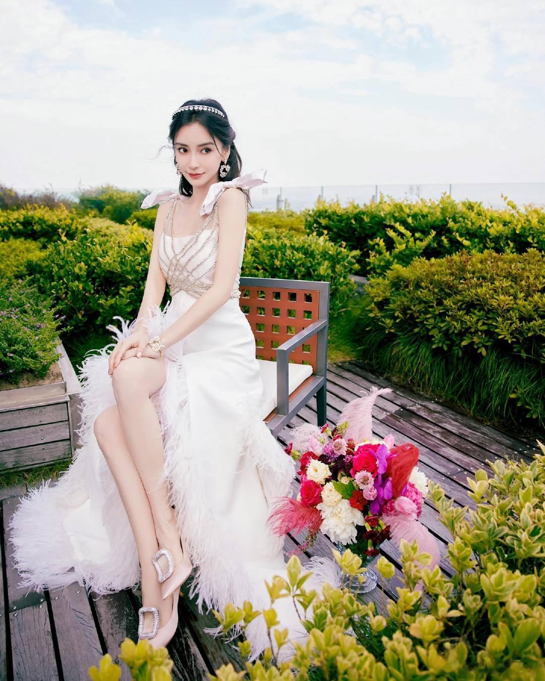 angelababy一袭白色长裙灵动优雅676767