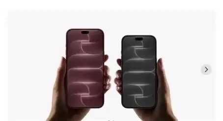 iPhone18首发就翻车 大批用户吐槽死机掉漆



昨天我那抢首发熬了三天夜的朋友，刚拿到手24小时重启四次，气的直接跑直营店退了货。

其一：这次Panic Full内核崩溃bug是全球同步爆发的，不止国内用户，美韩等地的首发用户全中，登手机银行、刷视频、开手电筒都能触发，连苹果自己都承认在紧