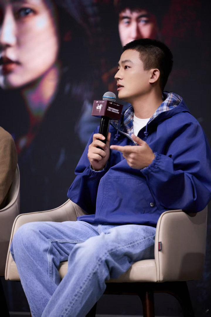 #欧豪# 饰 林看山｜ #电视剧交锋# 
     《交锋》✖️北大 主创分享会
 以剧为引 以戏会友 谈角色底色
 CCTV-8 📺 腾讯视频 正在热播
 ┈┈┈┈   #薯片文化#    ┈┈┈
#乐享音乐娱乐##乐享快讯# ​