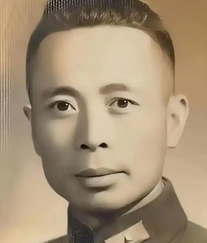 1959年，被关11年的国民党军长郑庭笈被特赦，夜里突然被叫去见首长，他心里忐忑