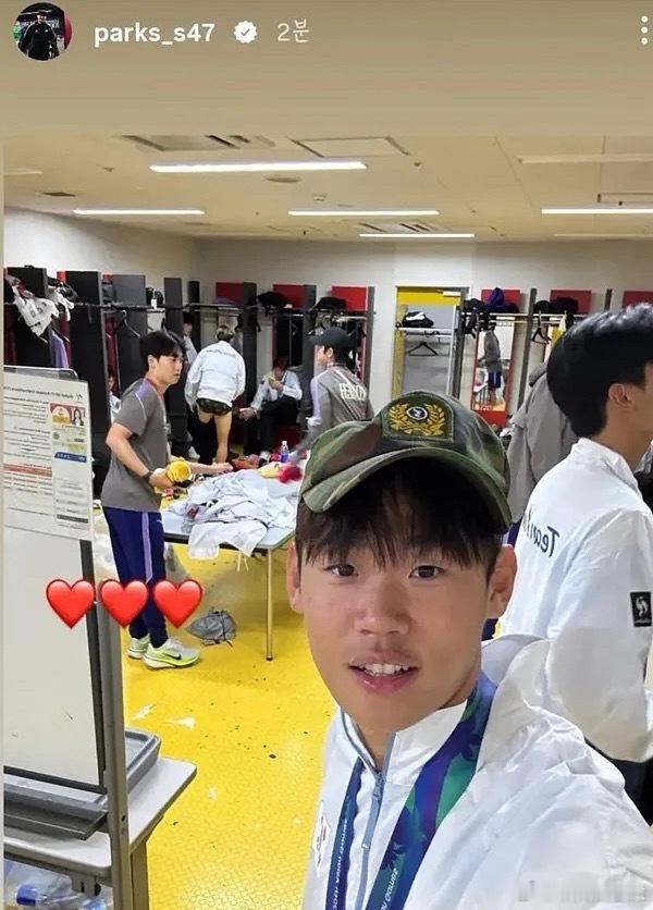 10月6日讯，据韩国媒体MHN Sport消息：韩国亚运男足夺金后，部分球员发表关于兵役豁免的争议言论，韩国国防部发言人表态，计划逐步缩减，甚至废除艺术、体育特招的兵役豁免制度。

在亚运会男足决赛击败日本夺冠后，不少韩国球员直言参赛目标就是拿到金牌免除兵役，相关发言在韩国本土掀起巨大舆论风波 ​